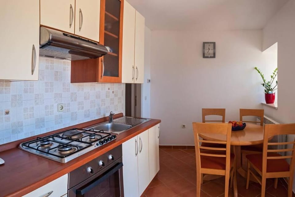 Peaceful apartment with beautiful sea view Apartment in Istria County