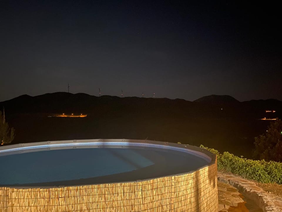 Mountain view, Swimming pool