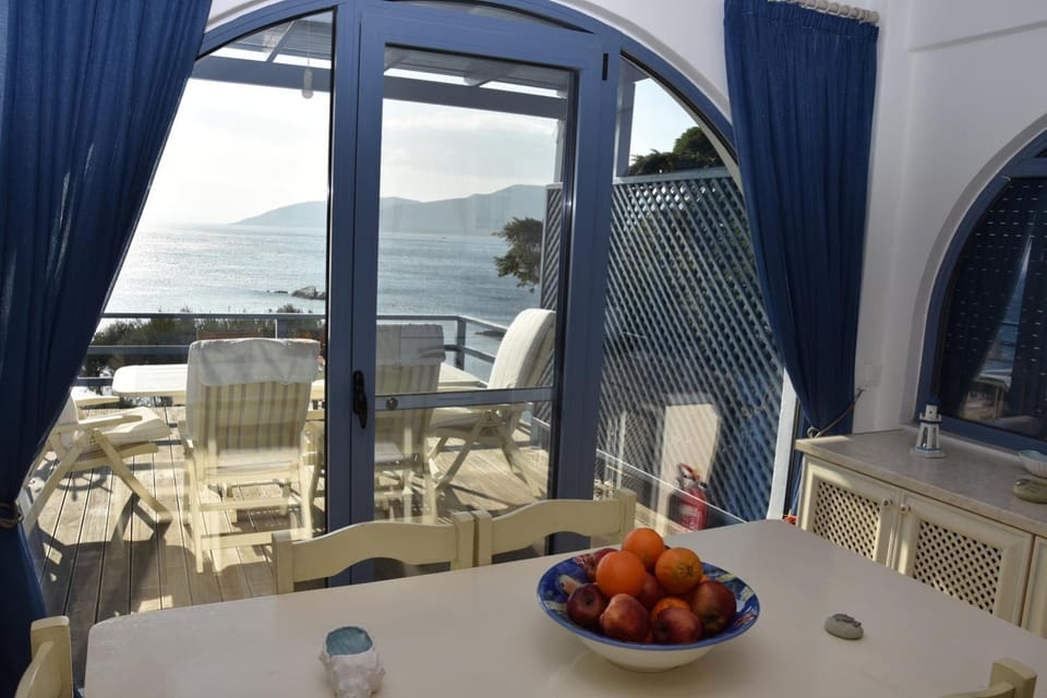 Dining area, Food, Sea view