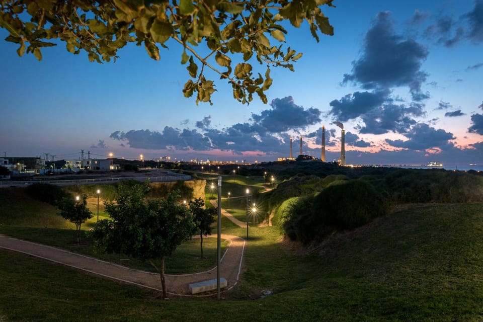 Caesarea :In the front of the sea Apartment in Haifa District