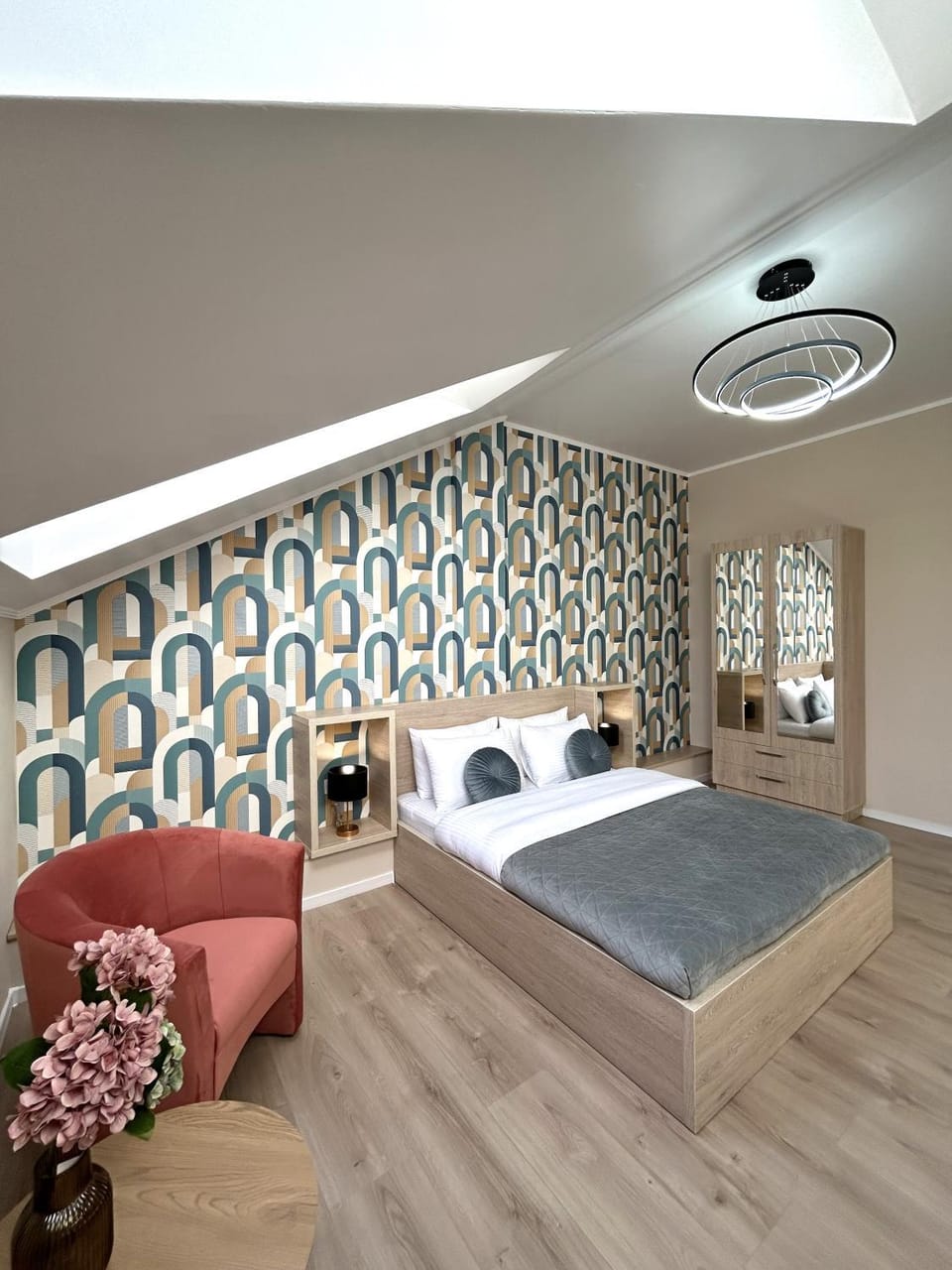 Bed, Photo of the whole room, Seating area, Bedroom, wardrobe