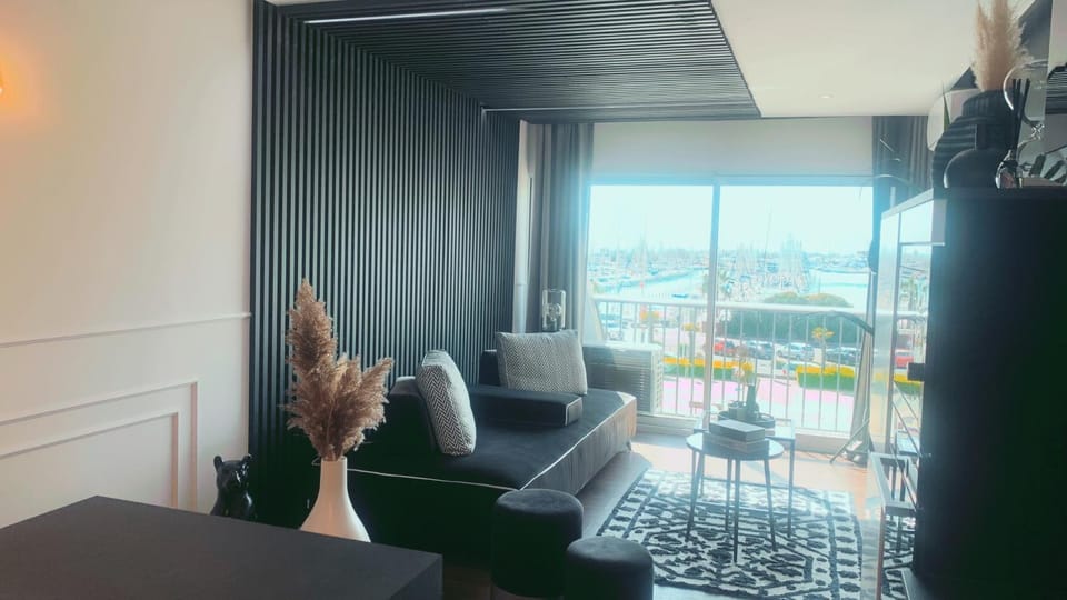 Appartement vue port et accès direct mer, centre ville de la Grande Motte prés de Montpellier Apartment in La Grande-Motte