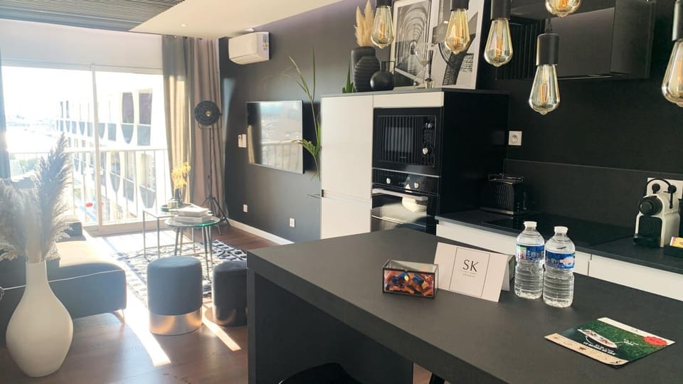 Appartement vue port et accès direct mer, centre ville de la Grande Motte prés de Montpellier Apartment in La Grande-Motte