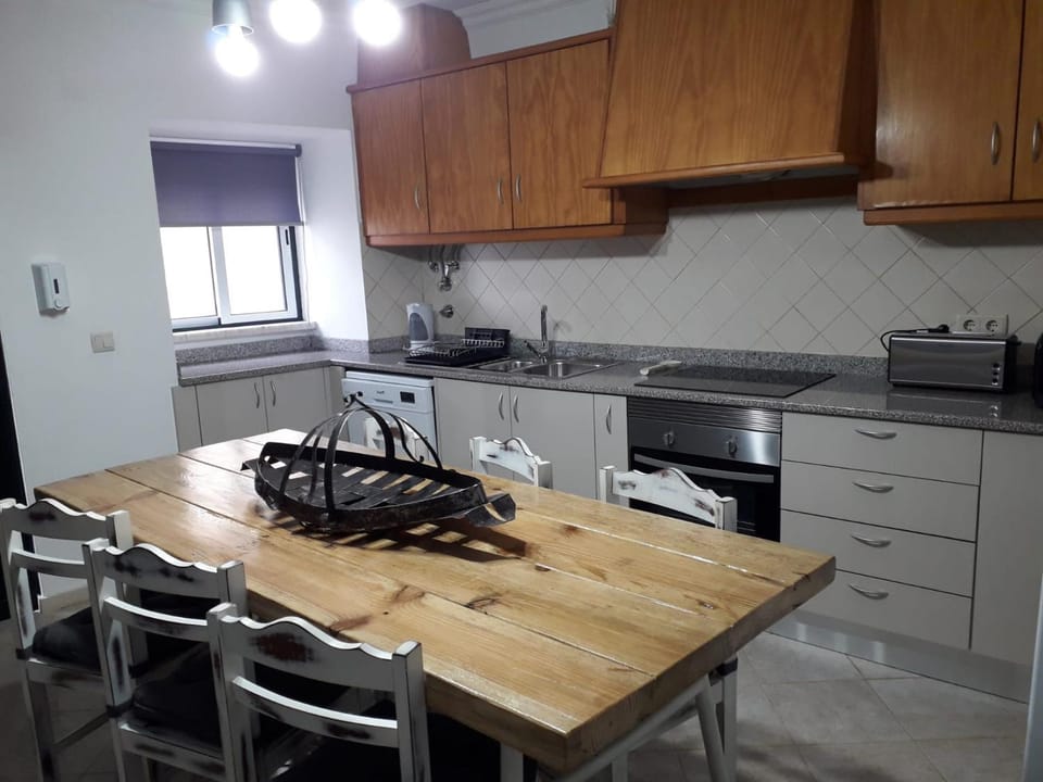 Kitchen or kitchenette, Communal kitchen