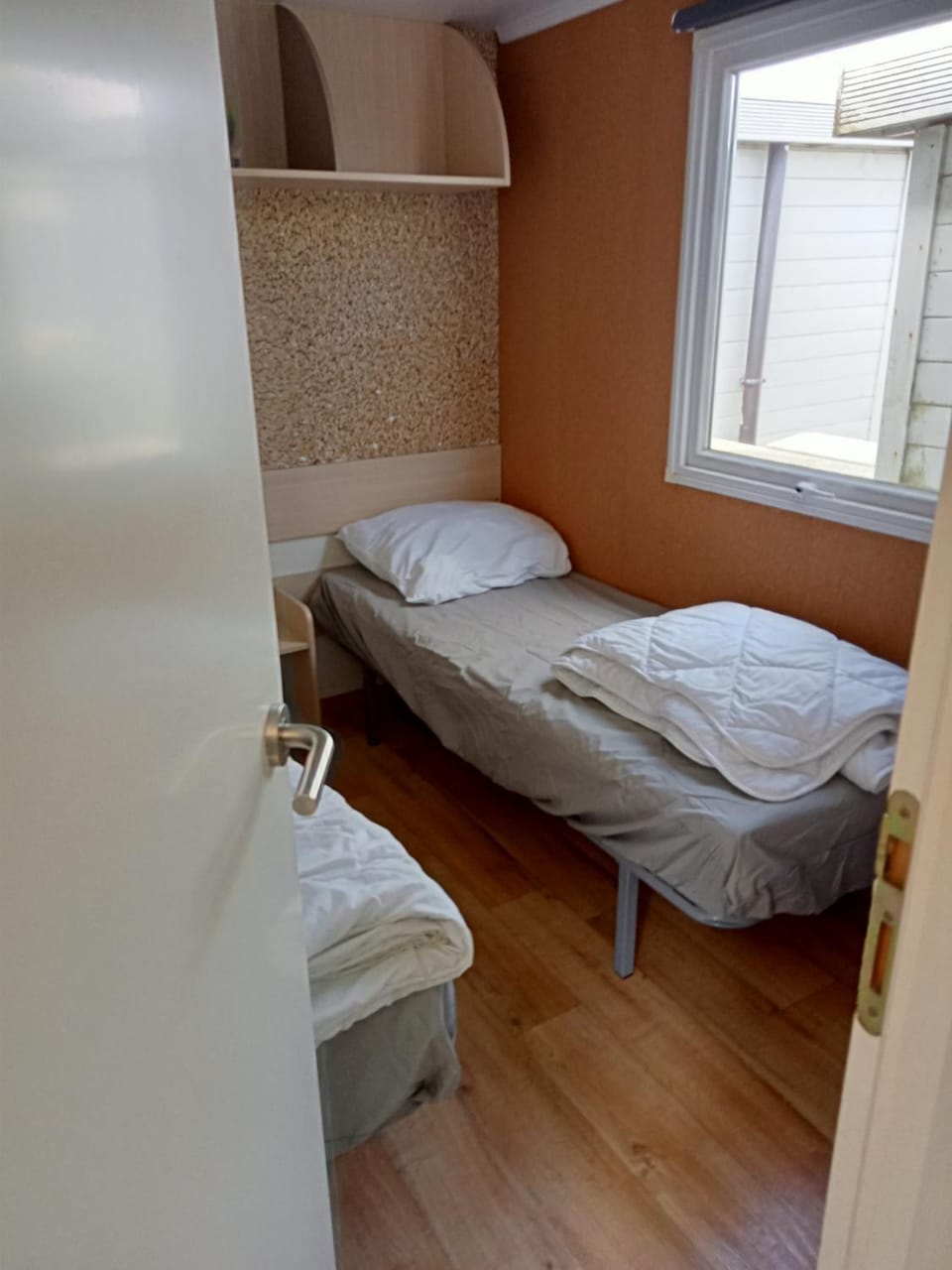 Stacaravan Bredene met tuin nr 2126 Chalet in Bredene