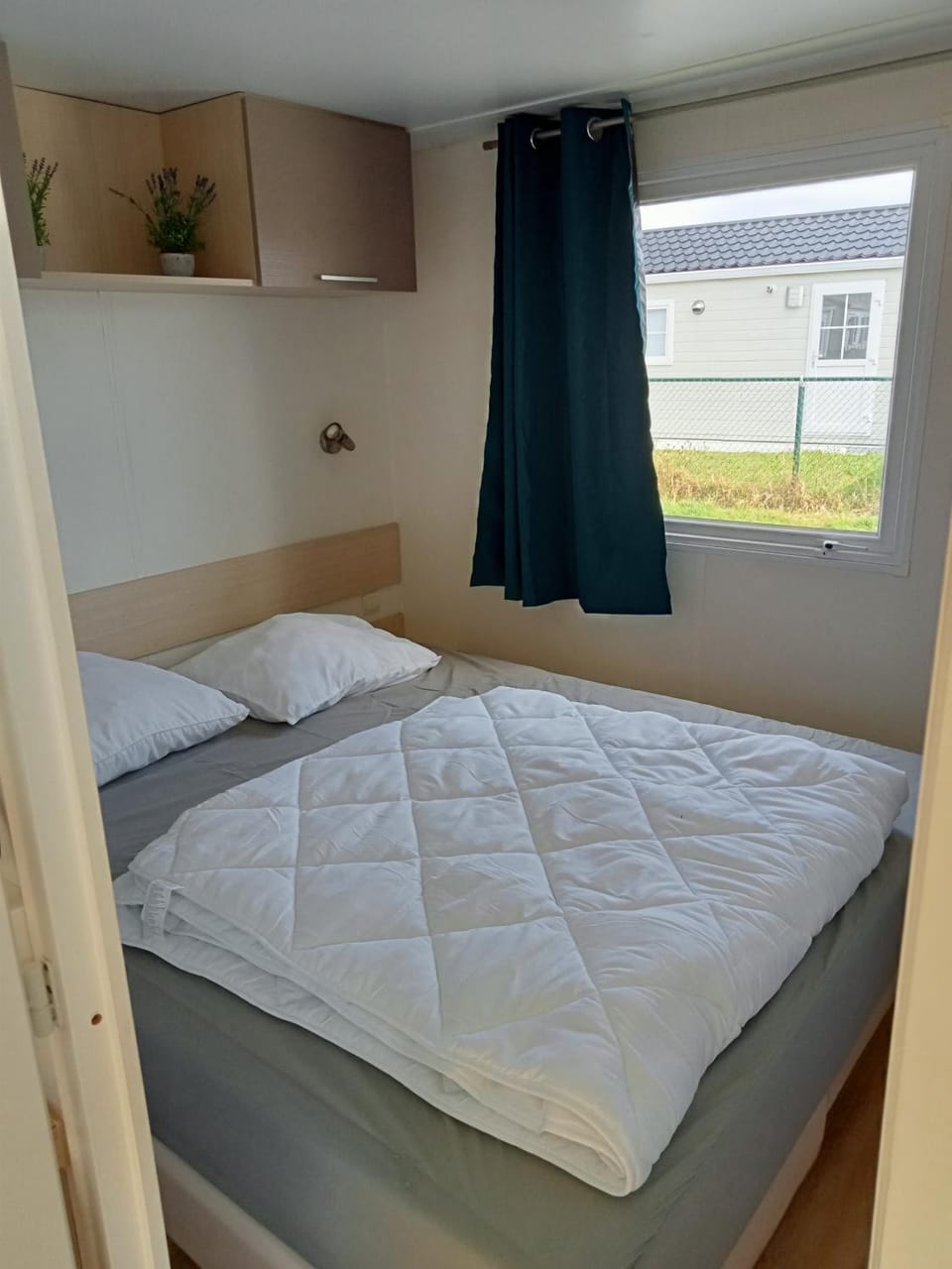 Stacaravan Bredene met tuin nr 2126 Chalet in Bredene