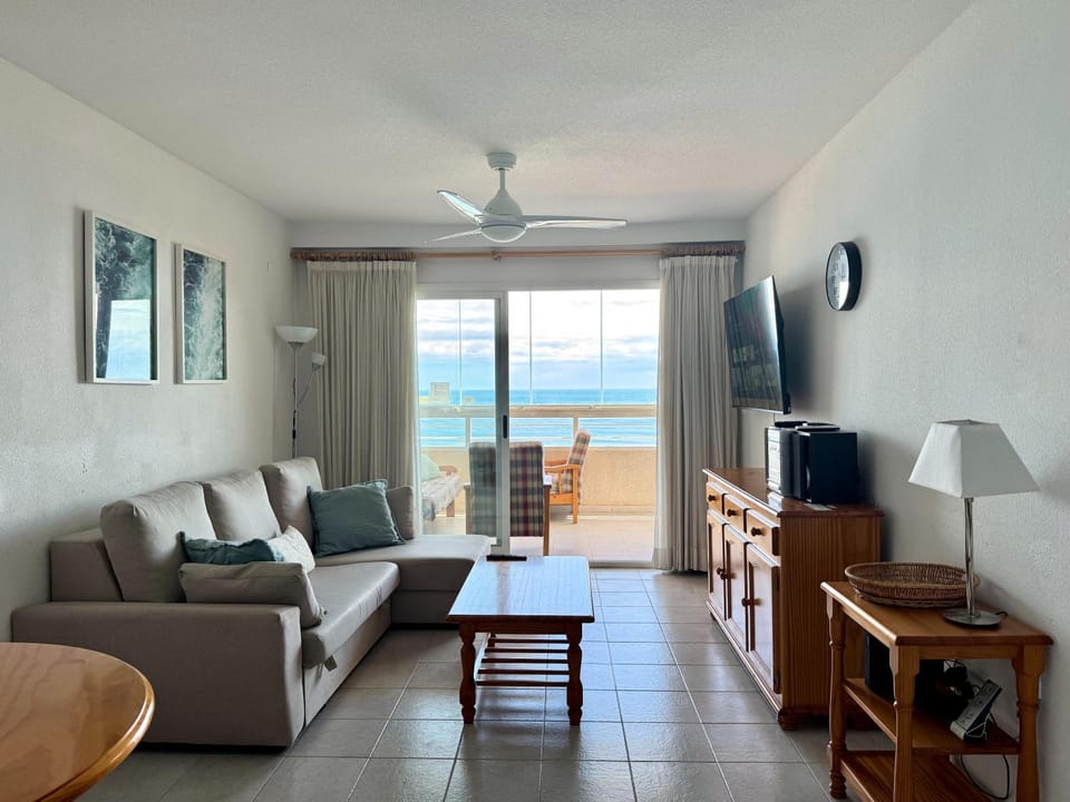 Communal lounge/ TV room, Living room