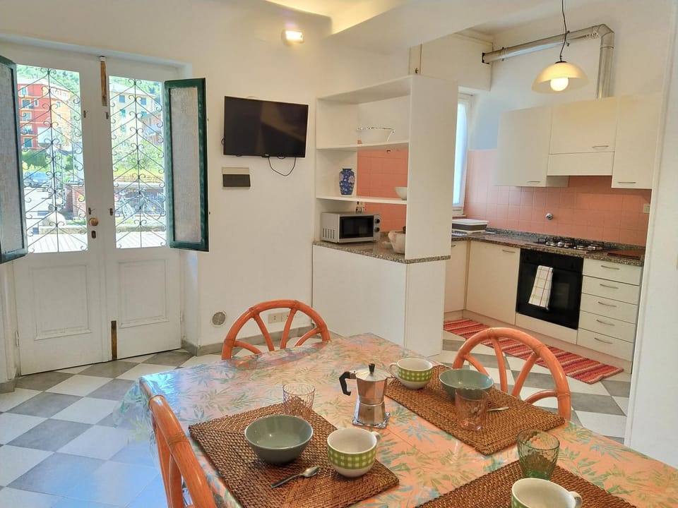 Living room, Seating area, Dining area, dishwasher, stove
