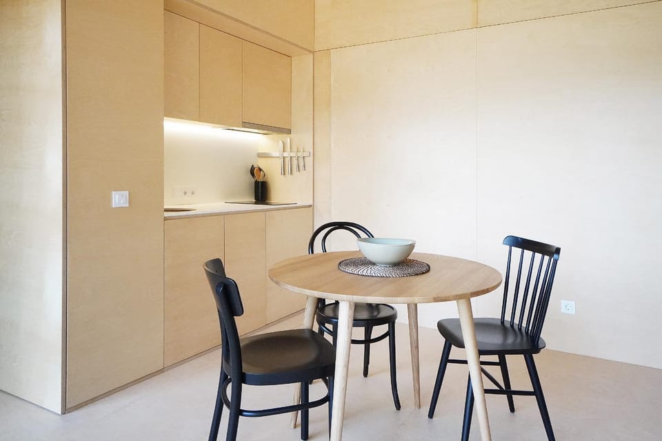 Seating area, Dining area