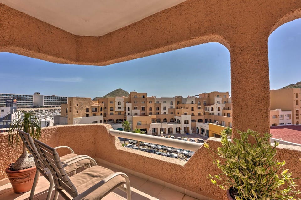 Condo in Plaza Nautica < 1 Mile to The Arch! House in Cabo San Lucas