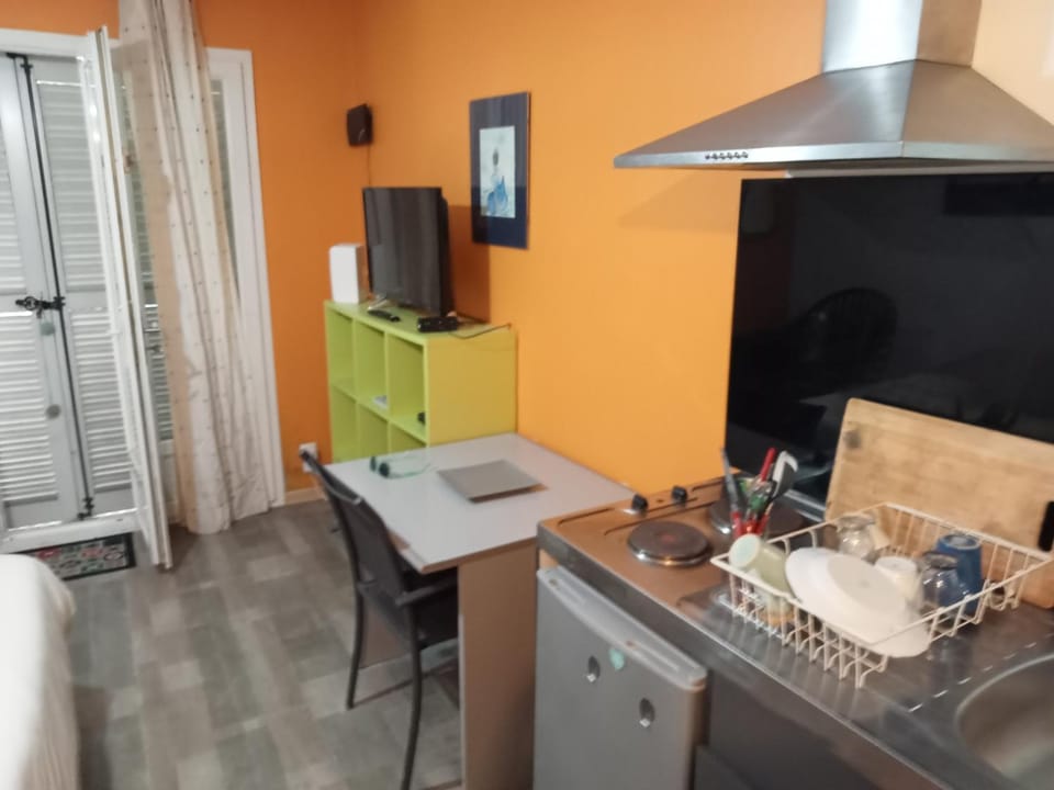 Studio charmant tout équipé Apartment in Limoges