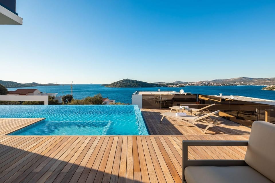 Sea view, Swimming pool