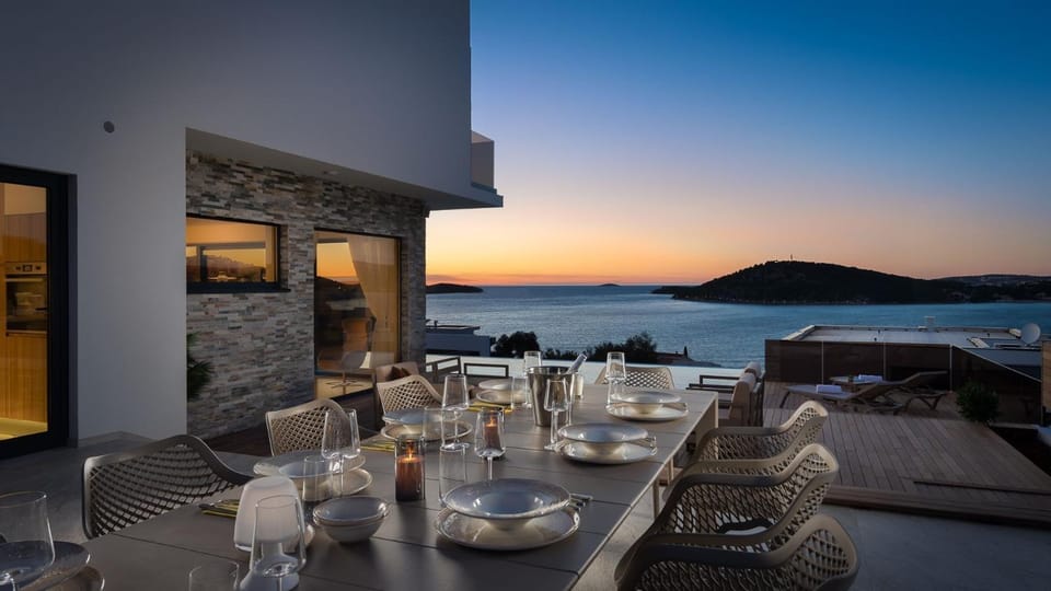 BBQ facilities, Balcony/Terrace, Sea view, Swimming pool