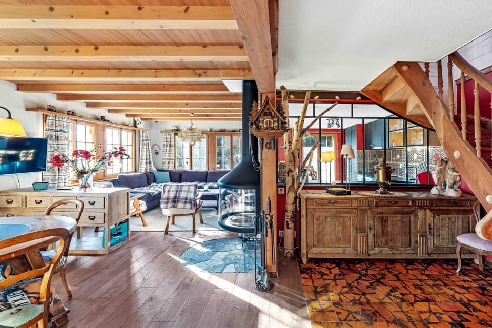 Chalet familial traditionnel Chalet in Canton of Valais