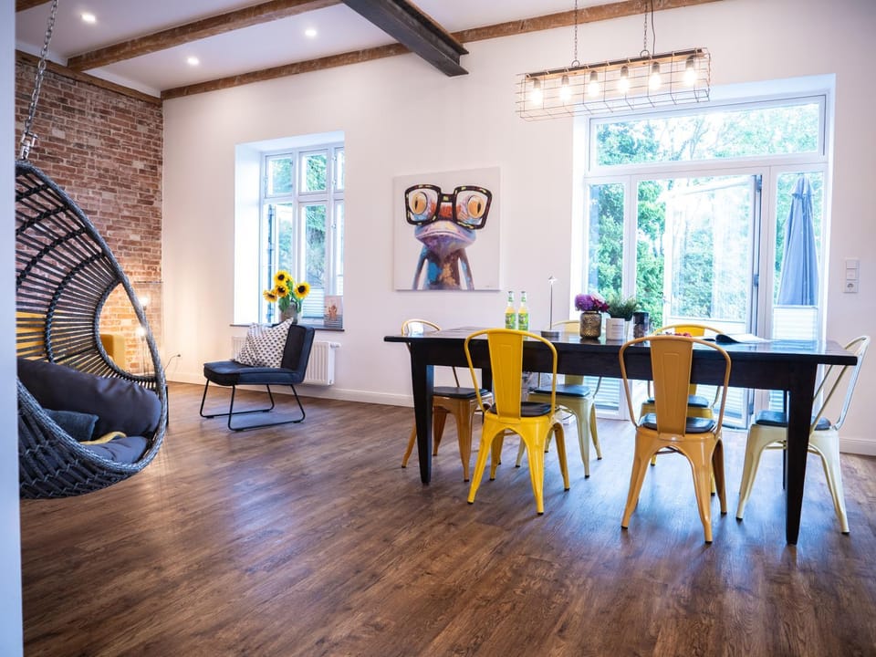 Living room, Seating area, Dining area