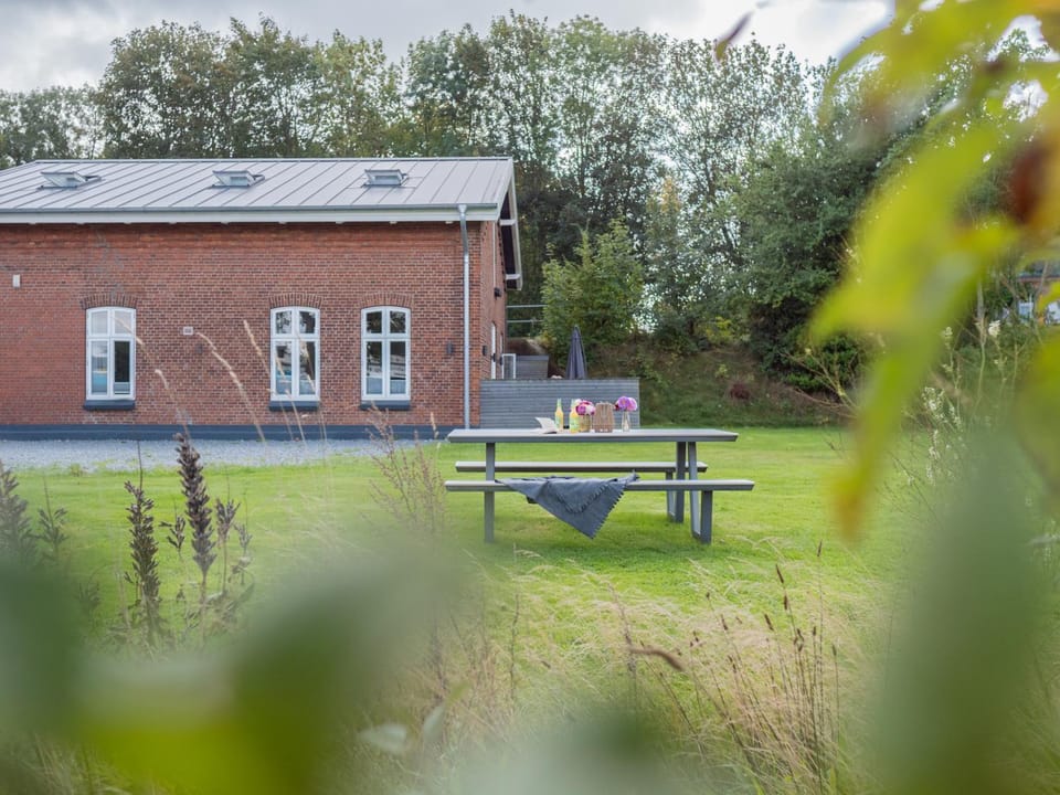 Property building, Balcony/Terrace, Balcony/Terrace, Seating area