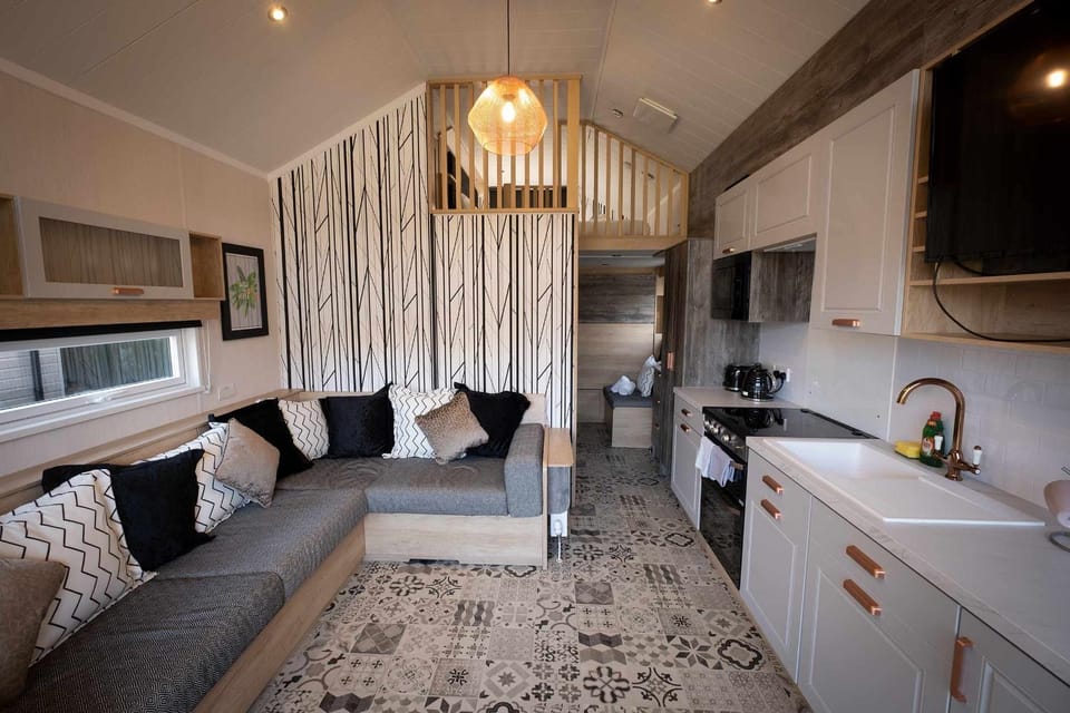 2 Bed Inverness - Sleeps 4 - Parking - Wifi House in Inverness