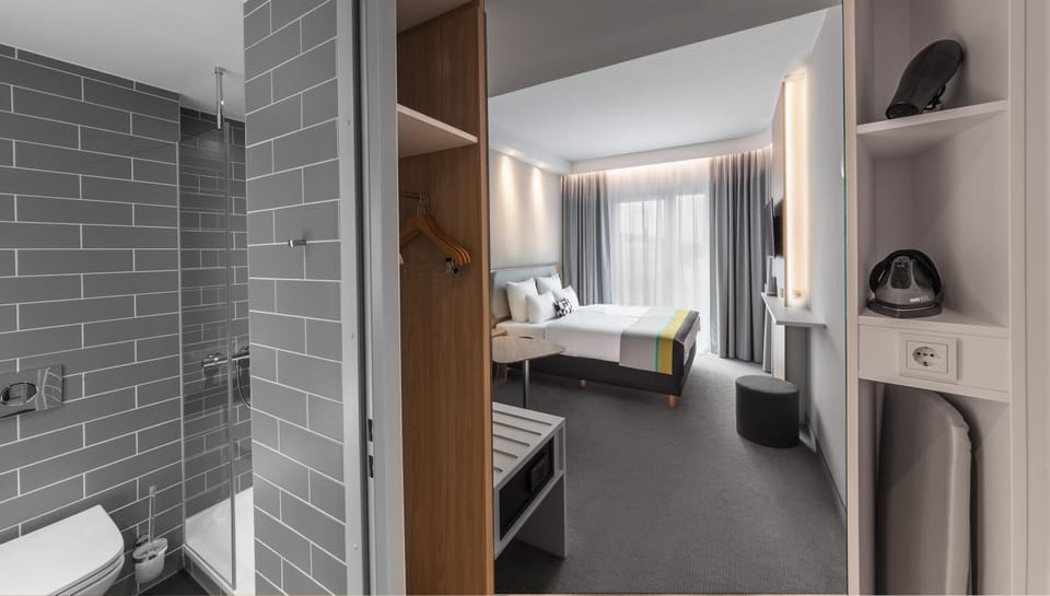 Bathroom, Bedroom