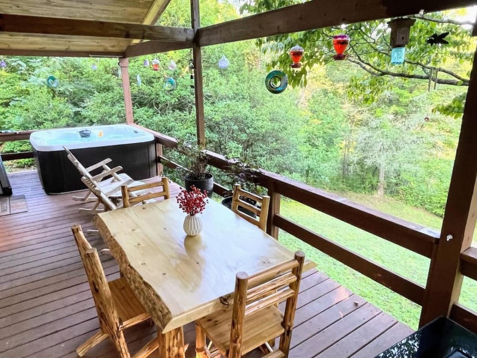 Smoky Mountain Views Cabins Cabin in Swain County