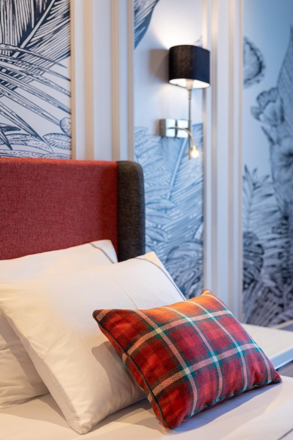 Bed, Massage, Decorative detail, Bedroom