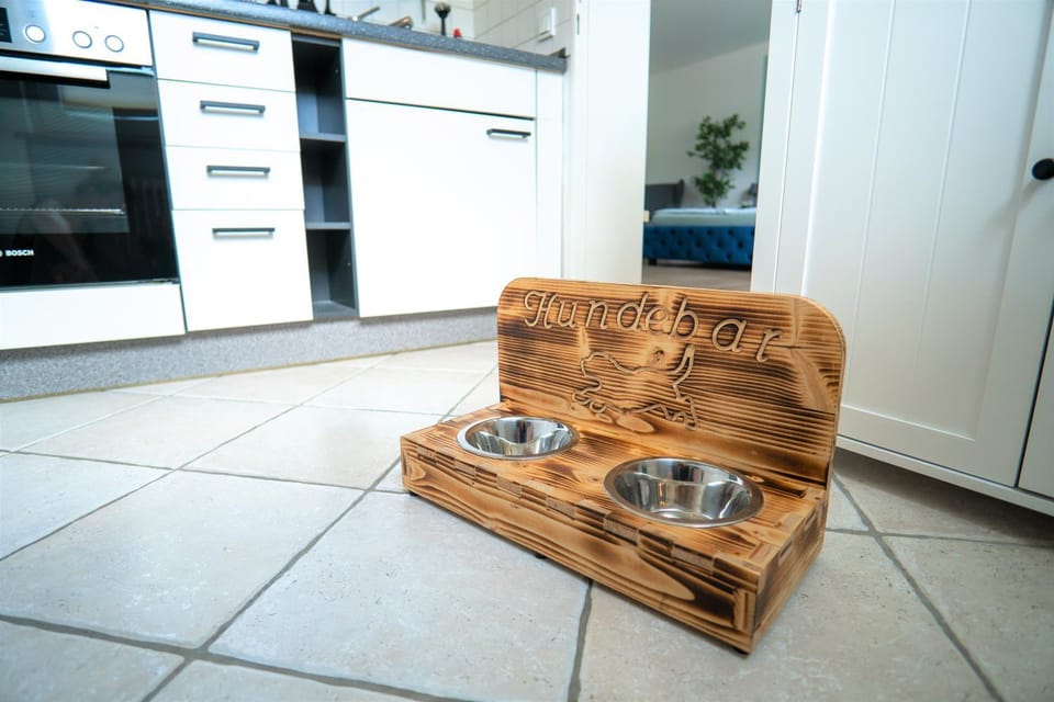 Pets, kitchen
