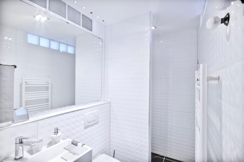 L'Albigny - Studio with your feet in the water by Lake Annecy Apartment in Annecy