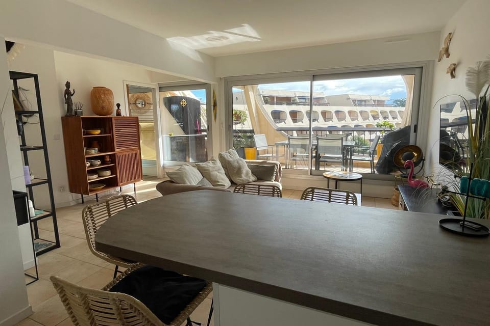 Le Port Camargue - 2 bedrooms air conditioning terrace and swimming pool! House in Le Grau-du-Roi
