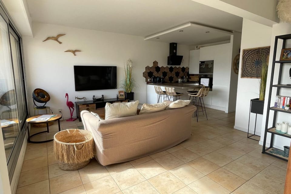 Le Port Camargue - 2 bedrooms air conditioning terrace and swimming pool! House in Le Grau-du-Roi