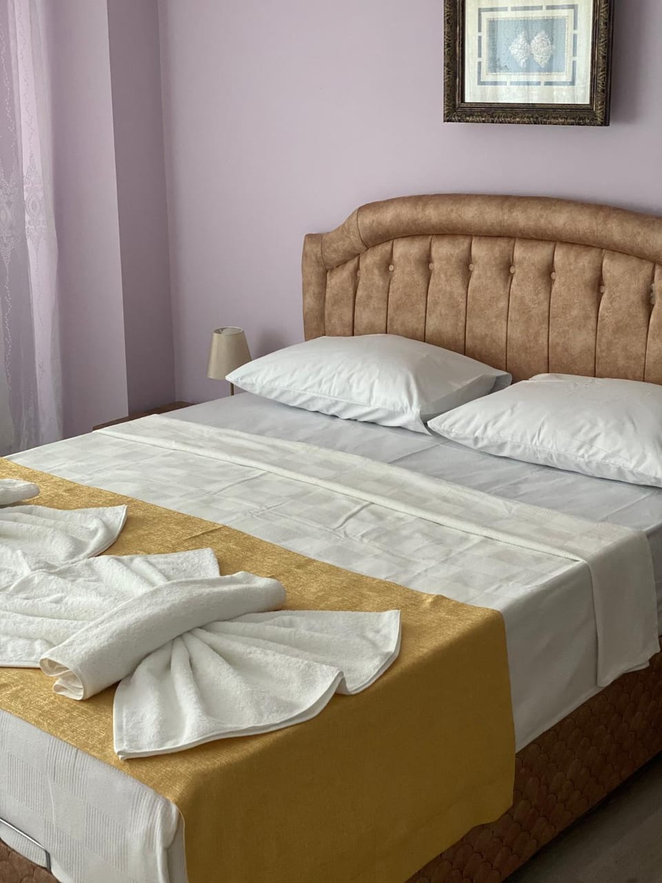 Bed, Bedroom, towels