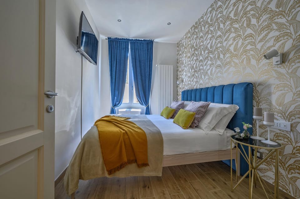 TV and multimedia, Photo of the whole room, Bedroom