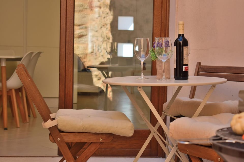 Patio, Balcony/Terrace, Dining area, Drinks