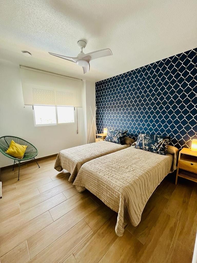 Bed, Photo of the whole room, Bedroom, fireplace