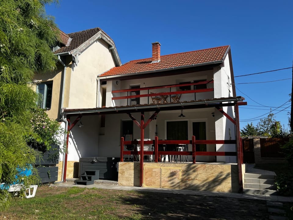Property building, Balcony/Terrace