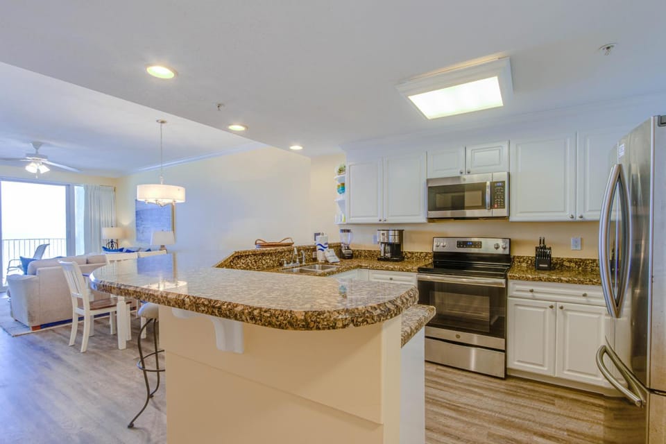 Kitchen or kitchenette, pet friendly, stove