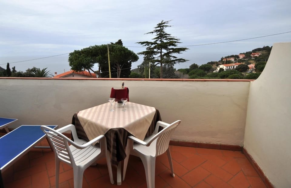 View (from property/room), Balcony/Terrace