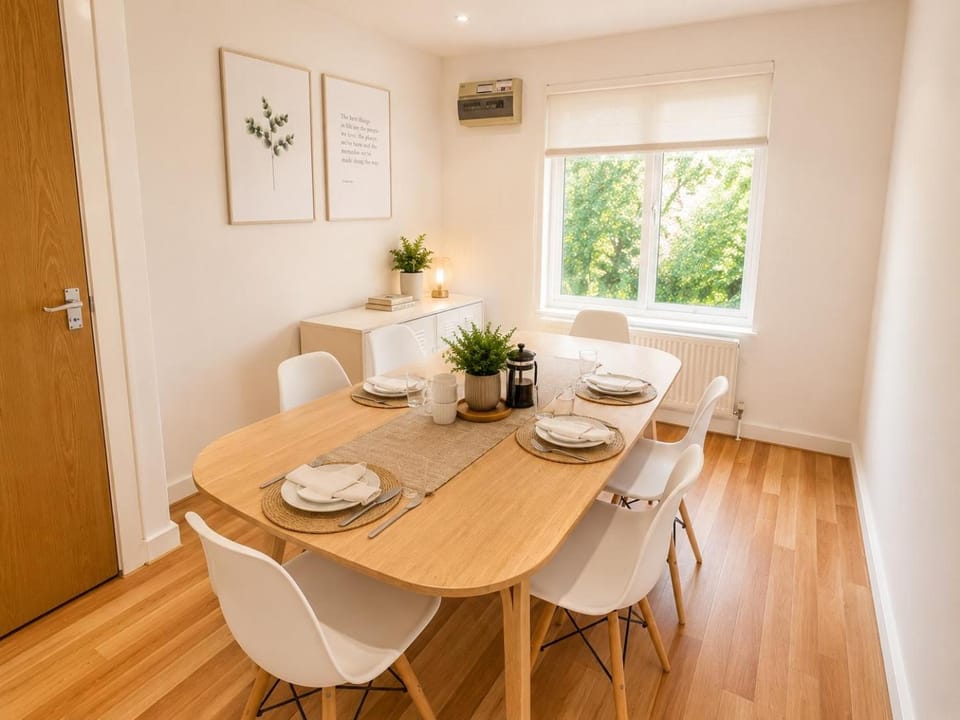 Living room, Seating area, Dining area
