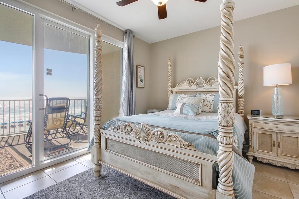 Twin Palms Resort #404 by Book That Condo House in Long Beach