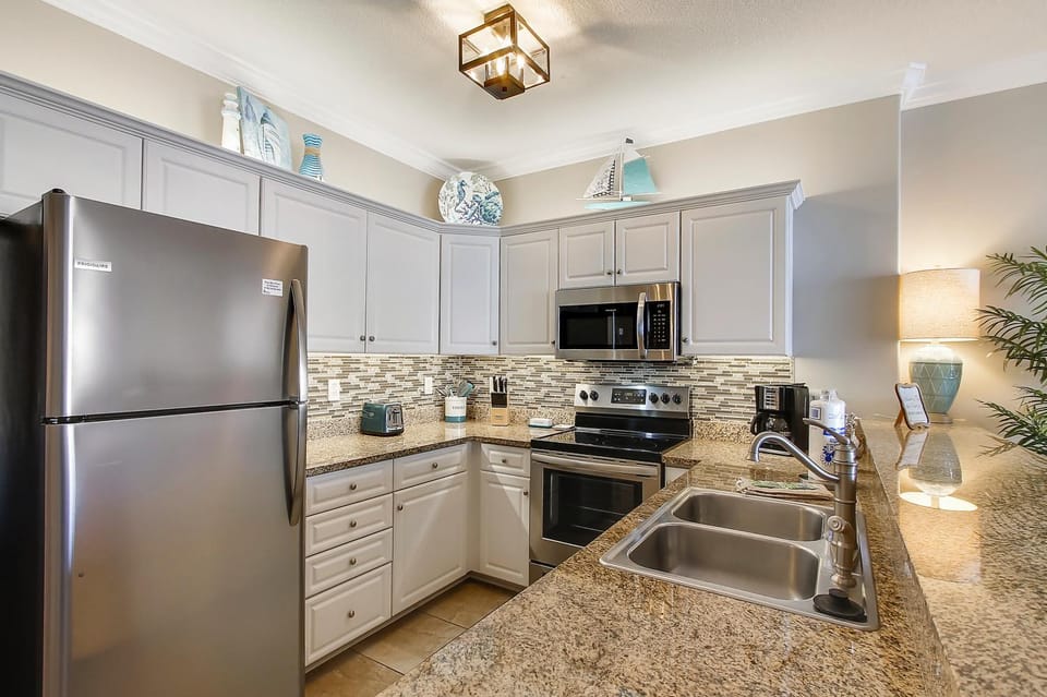 Twin Palms Resort #404 by Book That Condo House in Long Beach