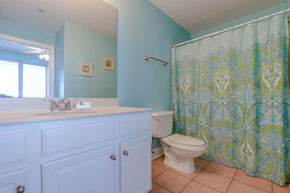 Twin Palms Resort #1605 by Book That Condo House in Long Beach