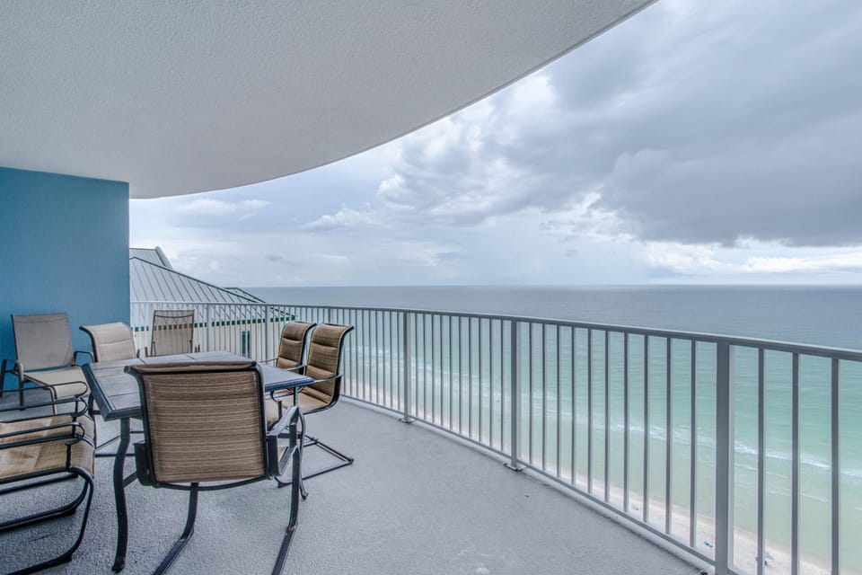 Twin Palms Resort #1605 by Book That Condo House in Long Beach
