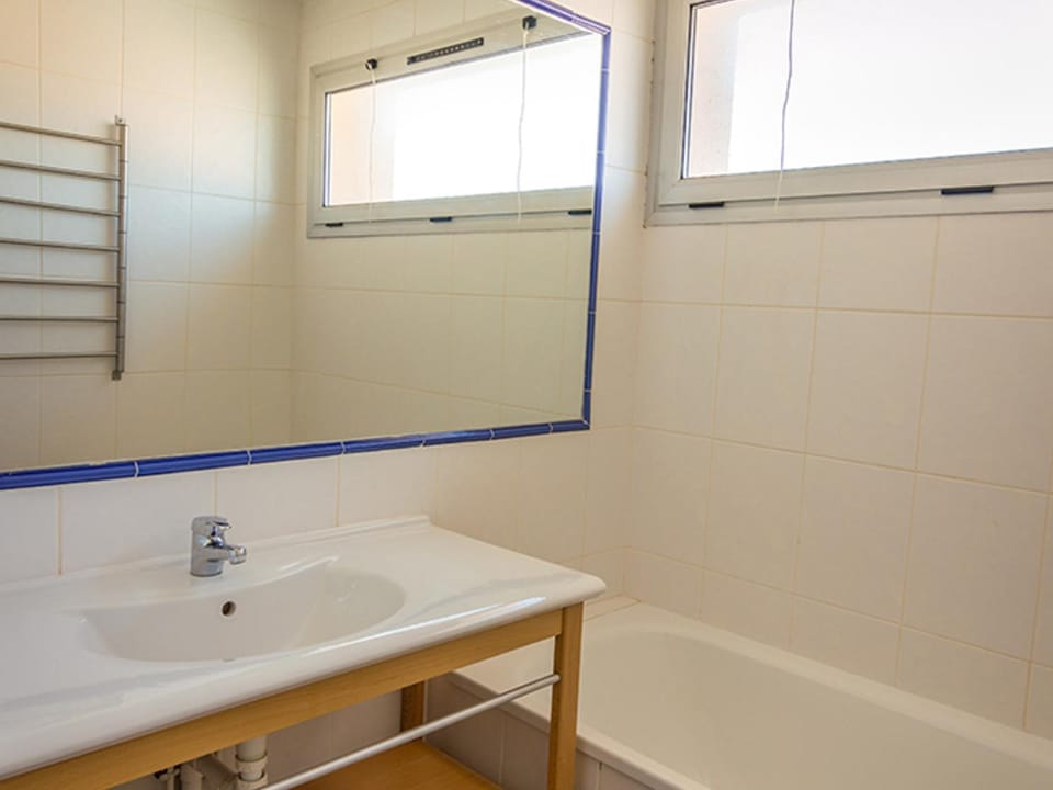 Appartement spacieux avec vue sur l'étang, accès plage, parking inclus - FR-1-604-5 Apartment in Mèze