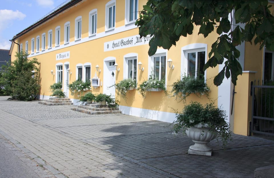 Facade/entrance