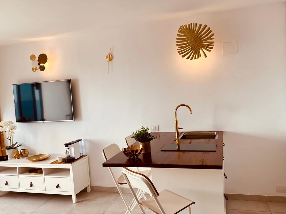 TV and multimedia, Kitchen or kitchenette, Dining area
