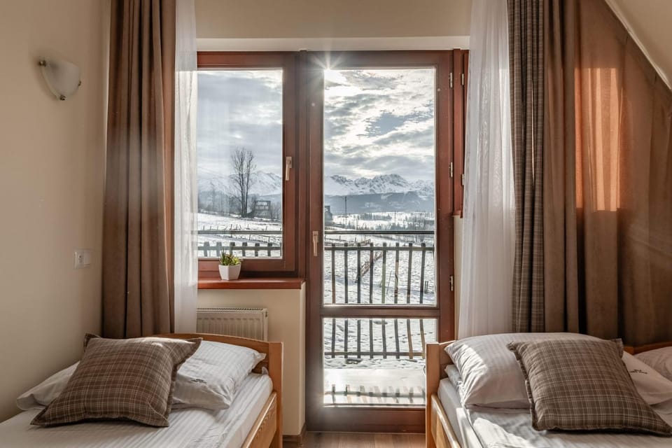 Property building, Bed, Natural landscape, View (from property/room), Photo of the whole room, Mountain view, Family, towels
