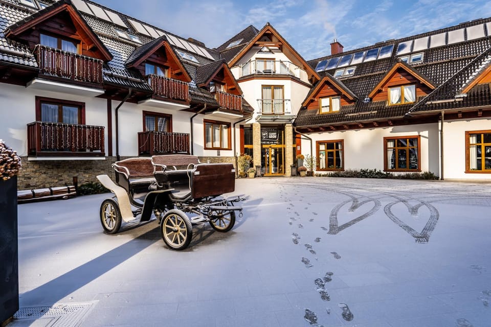 Property building, Day, Winter