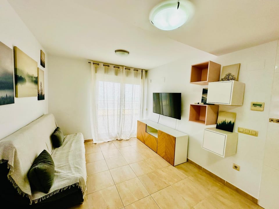 Communal lounge/ TV room, TV and multimedia, Living room, Seating area