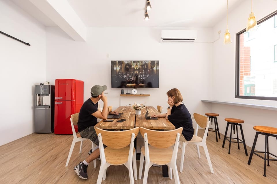 People, Dining area