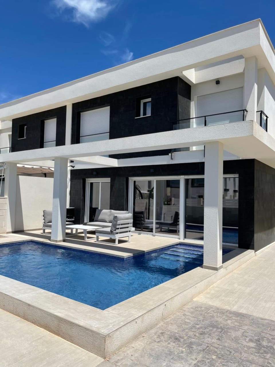 Property building, Facade/entrance, Swimming pool, Swimming pool