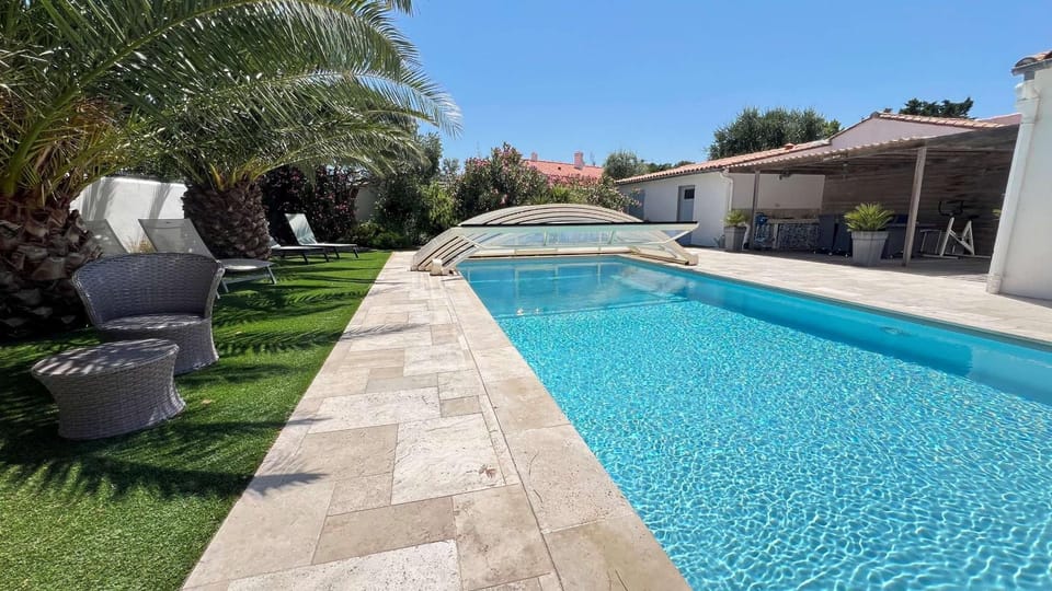 Garden, Garden view, Pool view, Swimming pool, sunbed