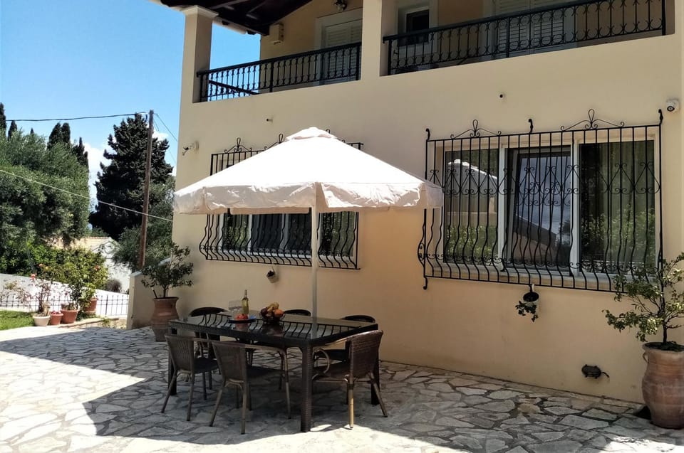 Patio, Facade/entrance